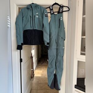 Montec Women’s XXS Ski/Snowboard Suit